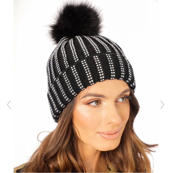 TABITHA WEBB FAUX FUR BOBBLE POM
POM BEANIE HAT WITH
RHINESTONES GEM - Picture 1 of 12